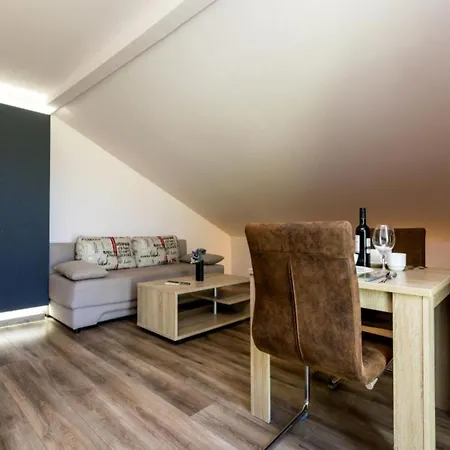 Pansion Belvedere - One Bedroom With Terrace Vespera Mali Lošinj